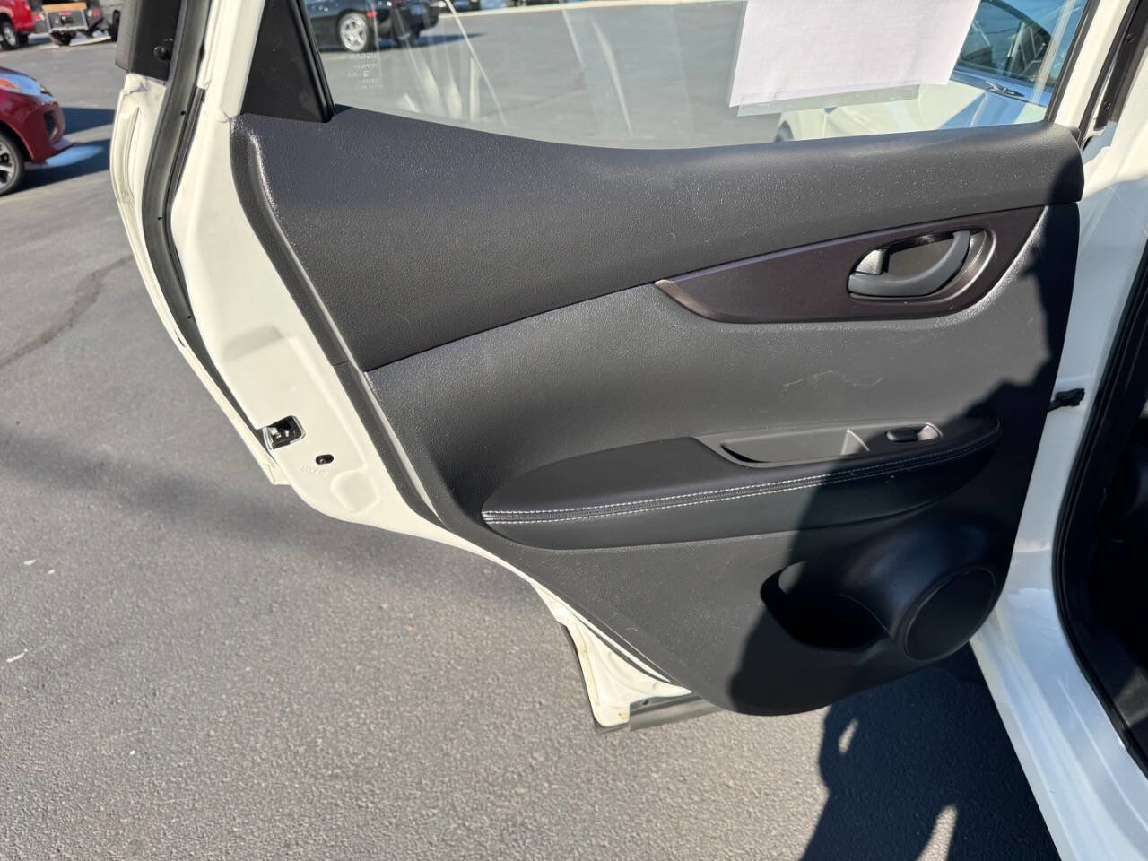 Used 2021 Nissan Rogue Sport S image 17