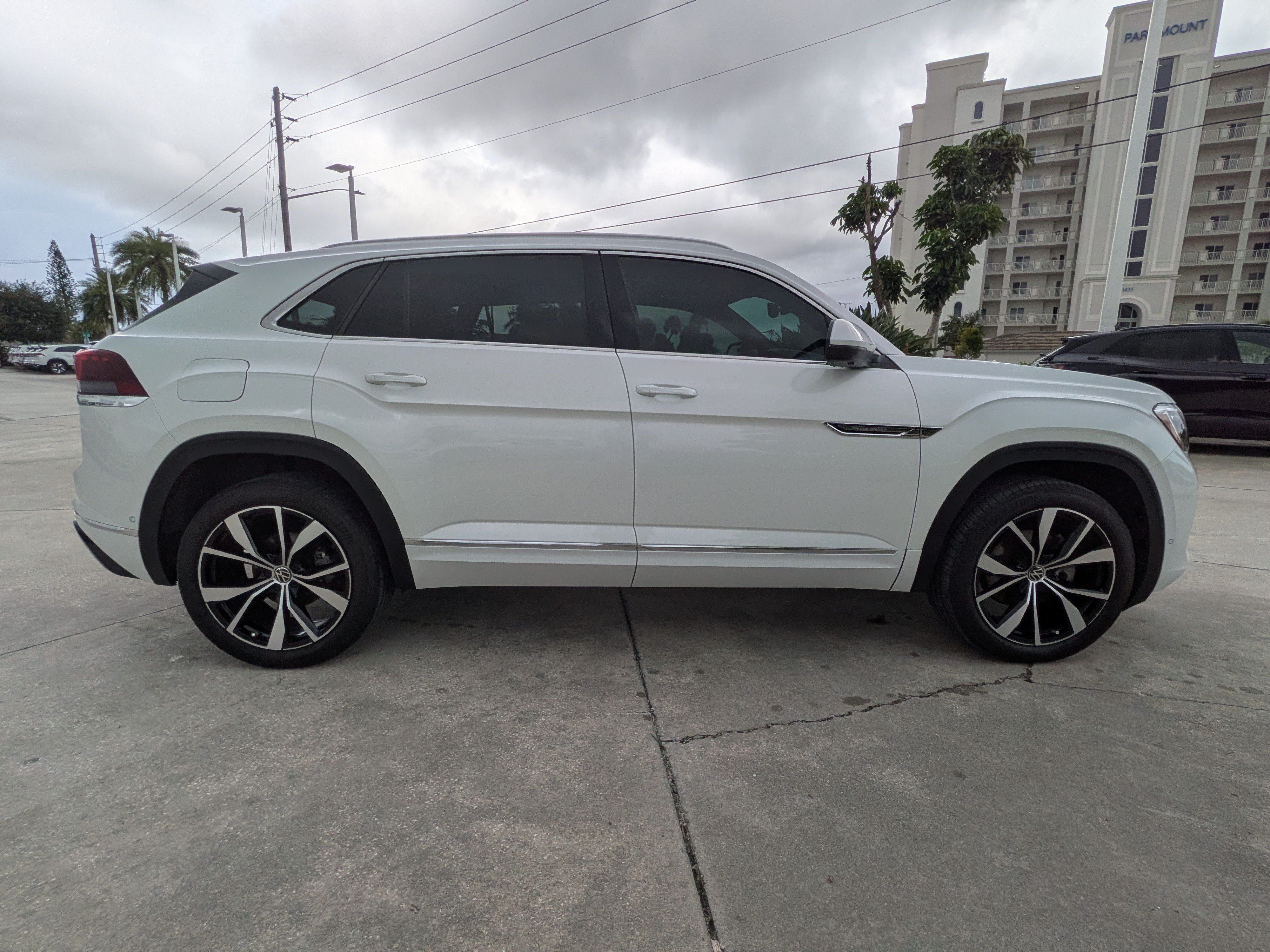 Certified 2024 Volkswagen Atlas Cross Sport SEL Premium R-Line AWD/4WD image 2