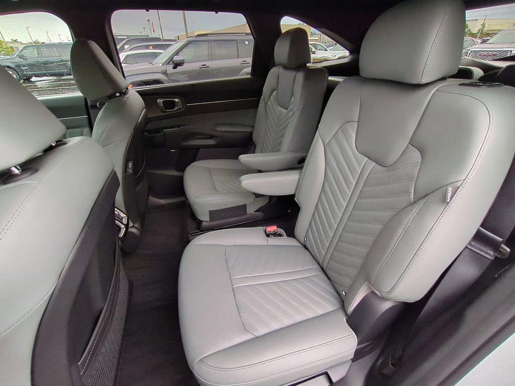 Used 2024 Kia Sorento SX Prestige w/ Sage Leather Package image 13