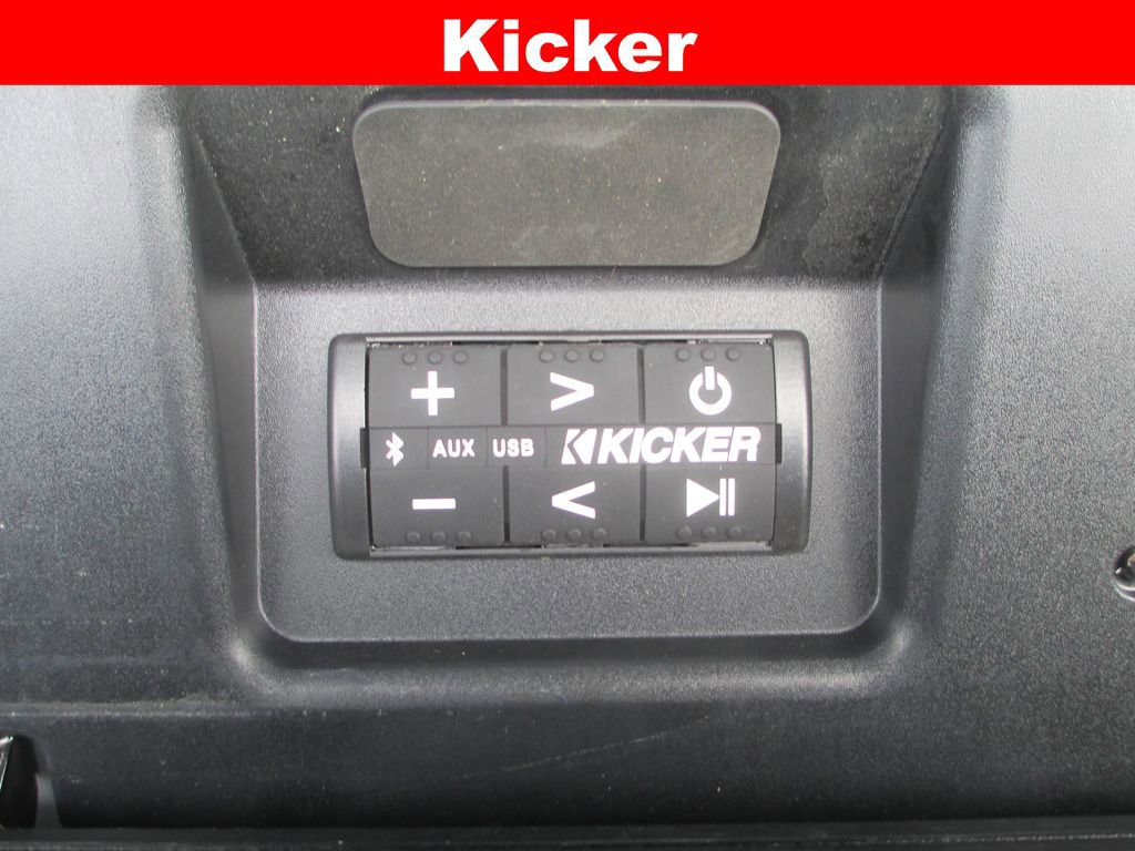 Used 2024 GMC Sierra 1500 AT4 w/ Technology Package image 17