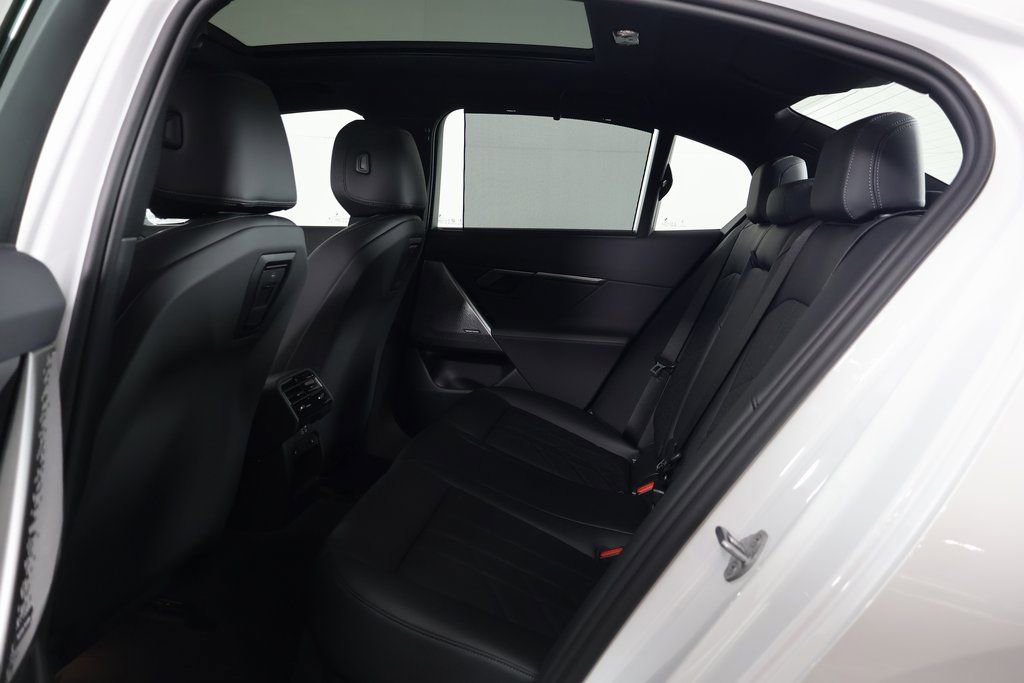 New 2026 BMW i5 eDrive40 w/ Executive Package image 6