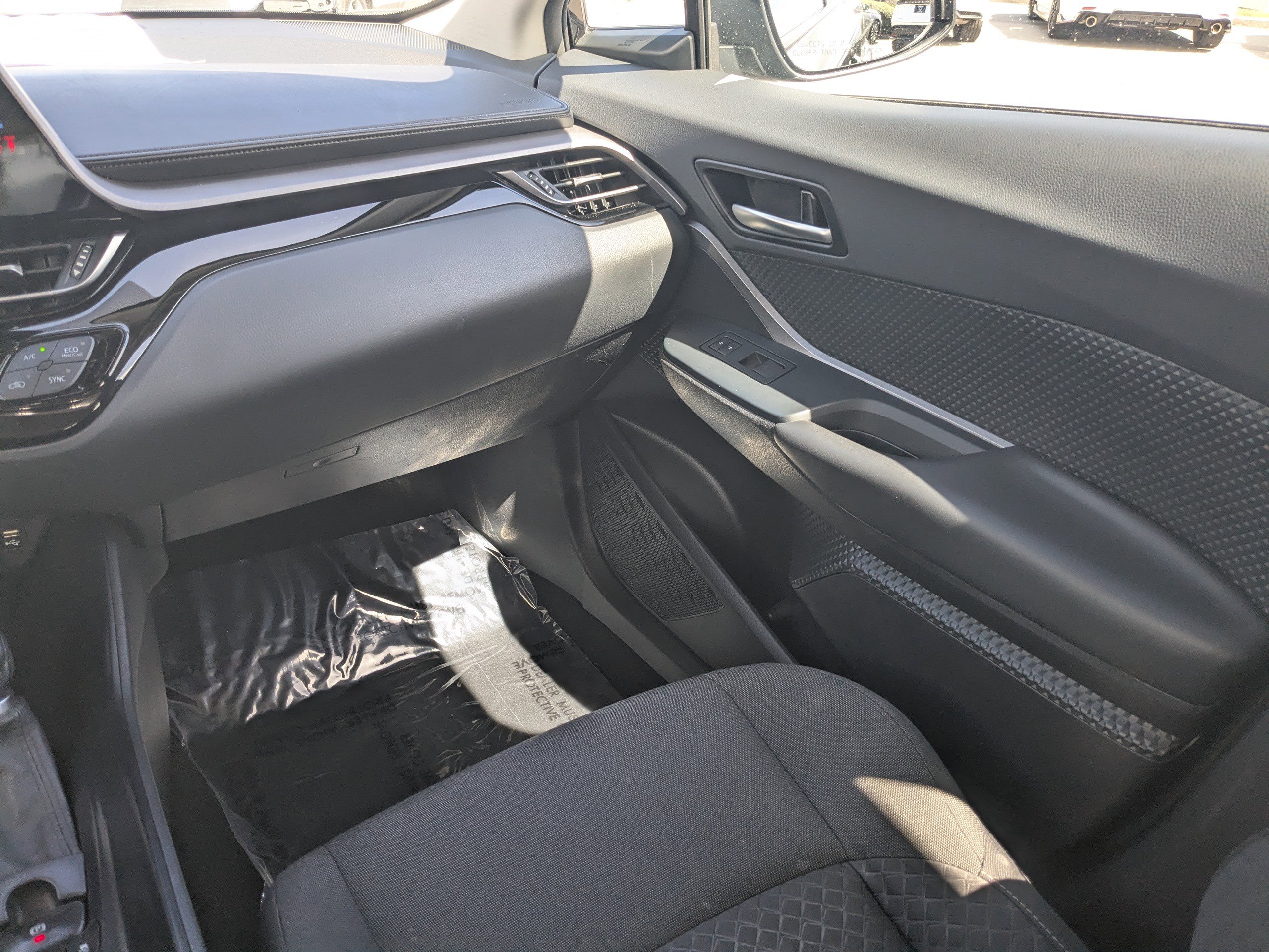 Used 2021 Toyota C-HR LE image 16