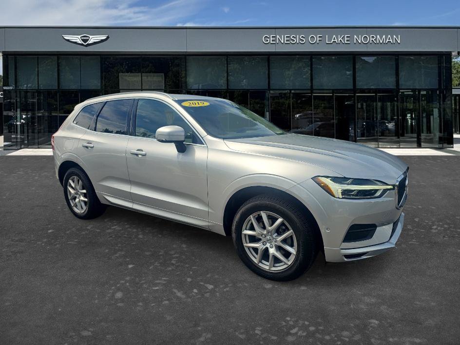 Used 2019 Volvo XC60 T5 Momentum w/ Multimedia Package FWD image 3