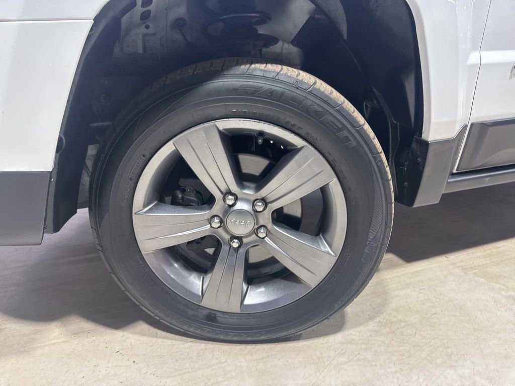 Used 2015 Jeep Patriot High Altitude image 2