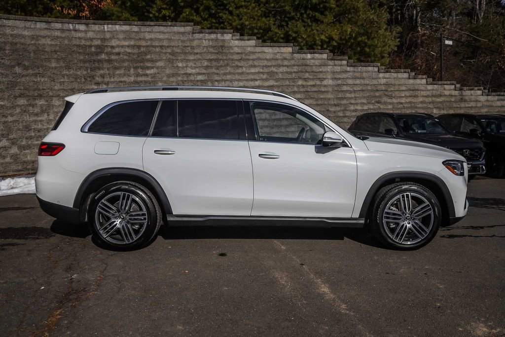 Used 2024 Mercedes-Benz GLS 450 4MATIC image 3