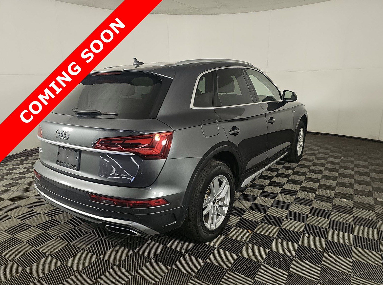 Used 2023 Audi Q5 2.0T Premium w/ Convenience Package AWD/4WD image 4
