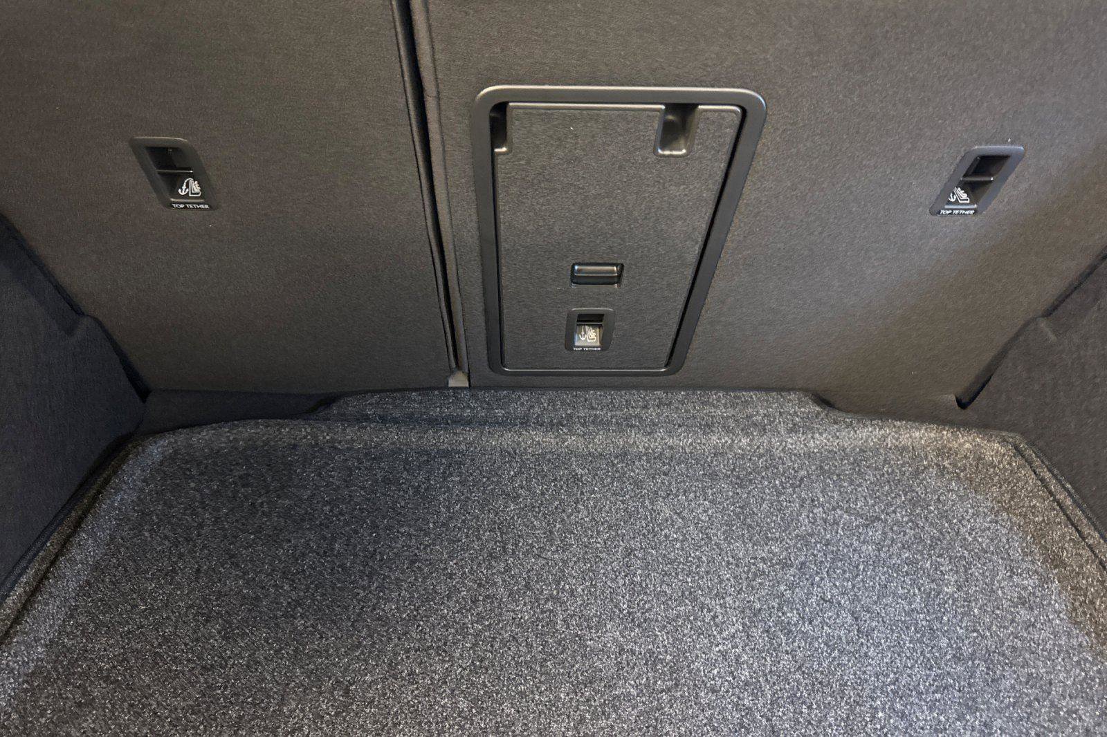 New 2025 Volkswagen Taos SEL image 14