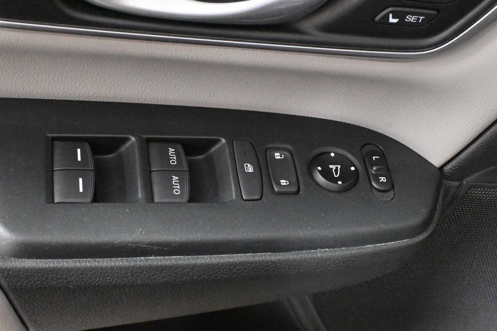Used 2017 Honda CR-V Touring image 32