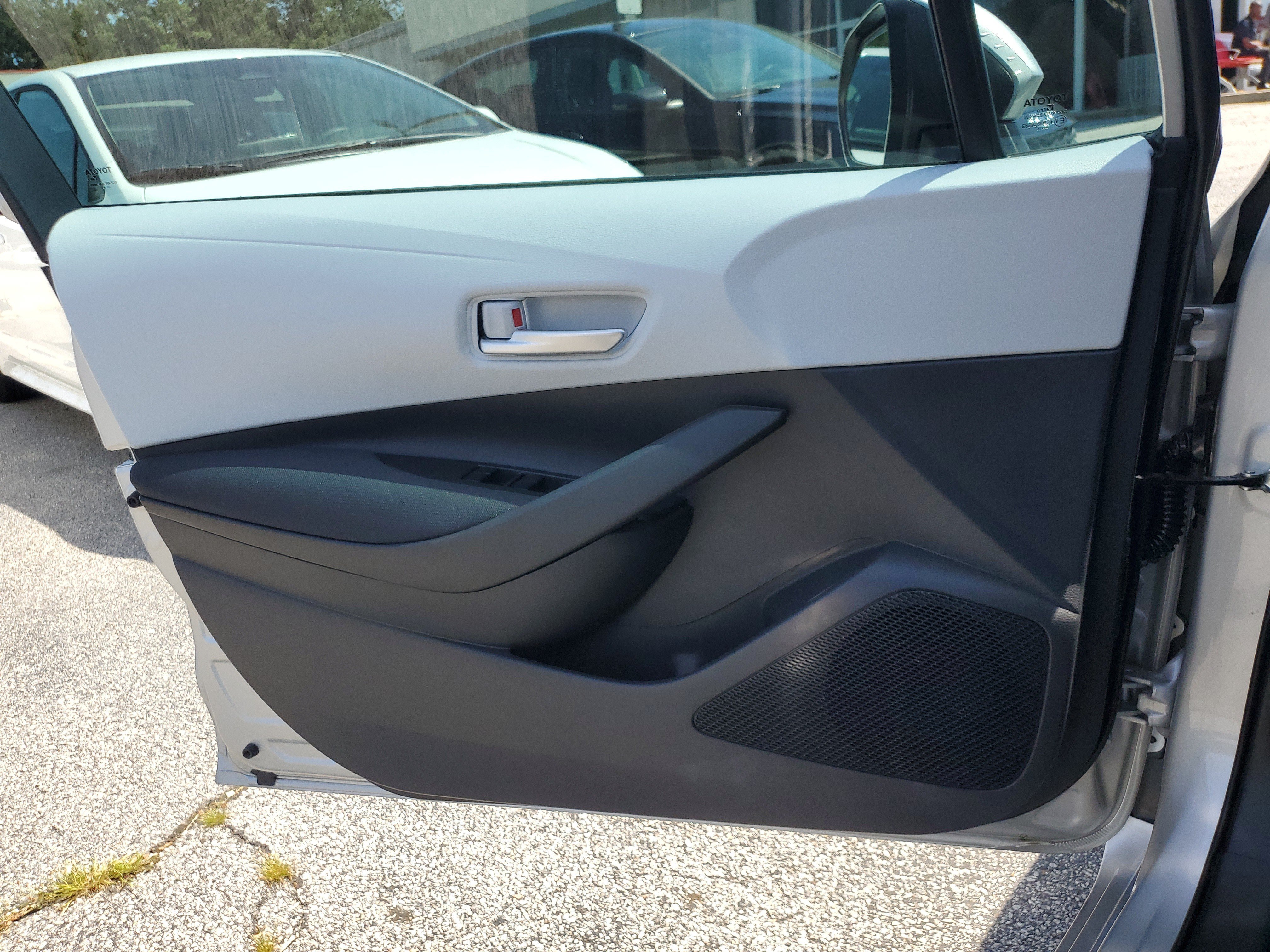 Used 2026 Toyota Corolla SE FWD image 29