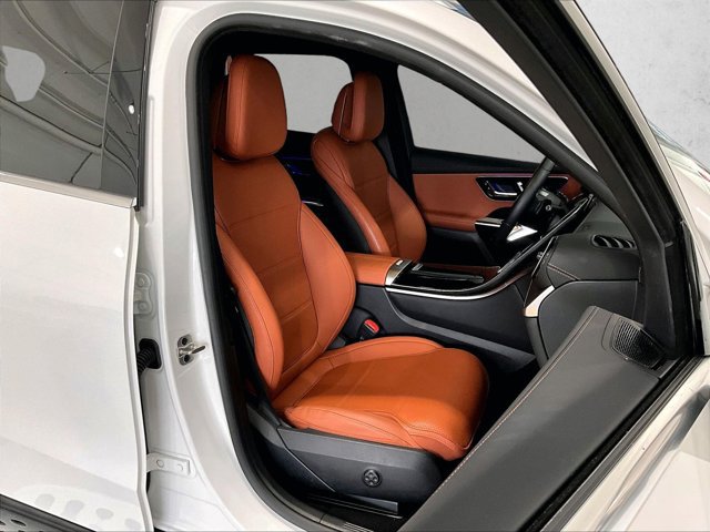 Used 2025 Mercedes-Benz GLC 300 image 9