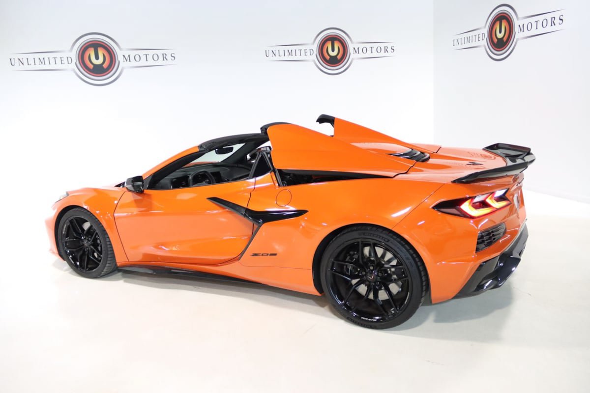 Used 2025 Chevrolet Corvette Z06 RWD image 75