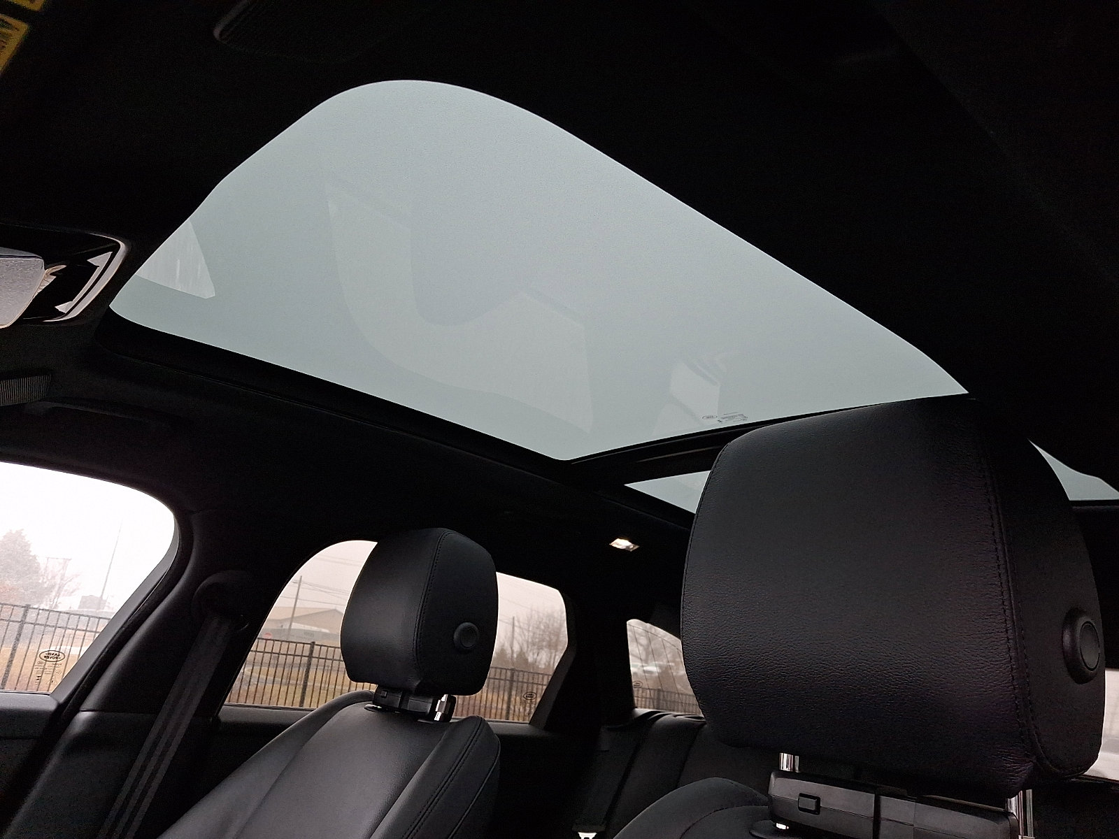 Used 2025 Land Rover Range Rover Velar Dynamic SE image 13