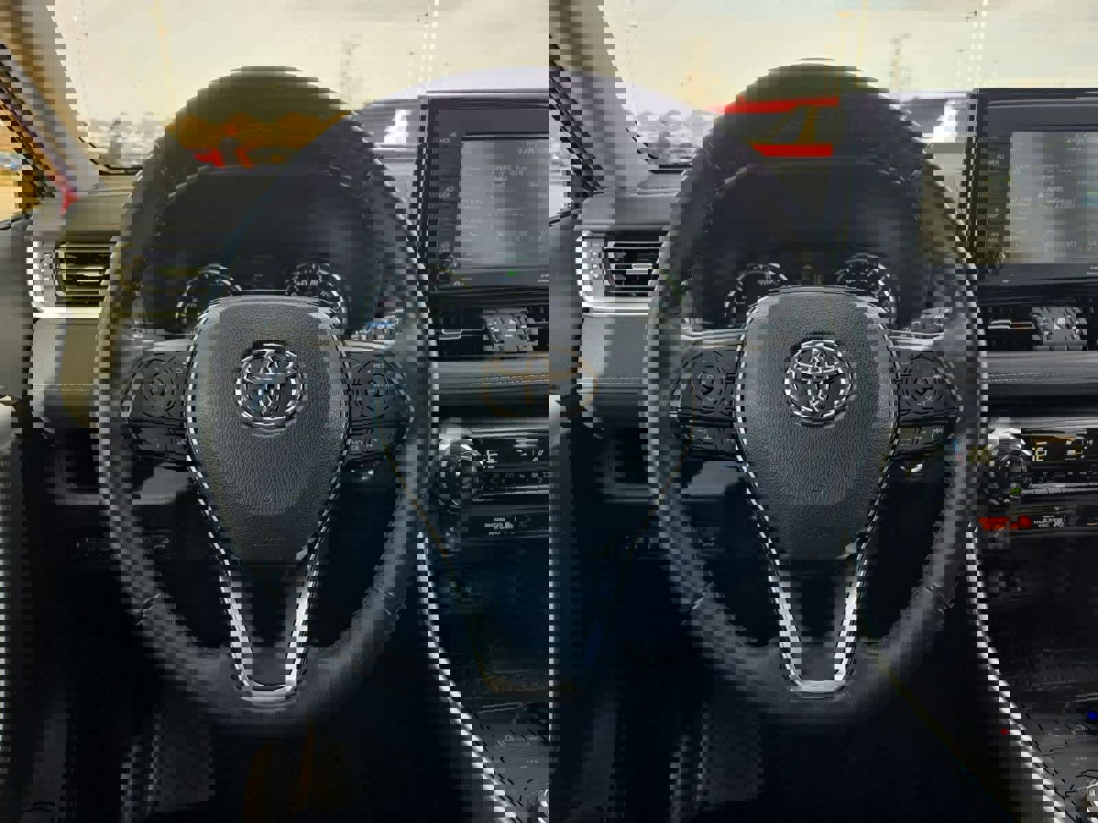 Used 2021 Toyota RAV4 XLE Premium image 24