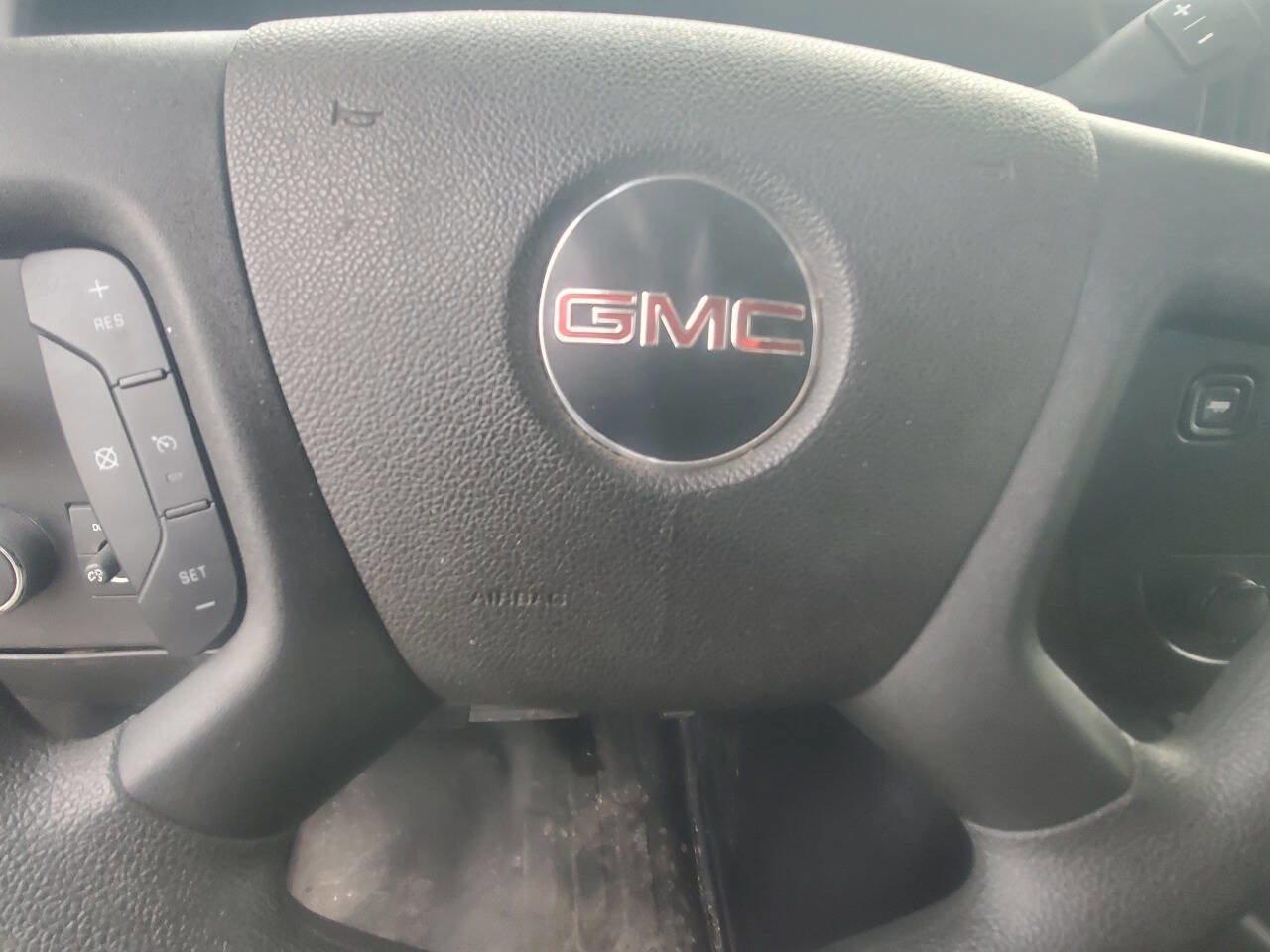Used 2025 GMC Savana 2500 w/ Driver Convenience Package image 19