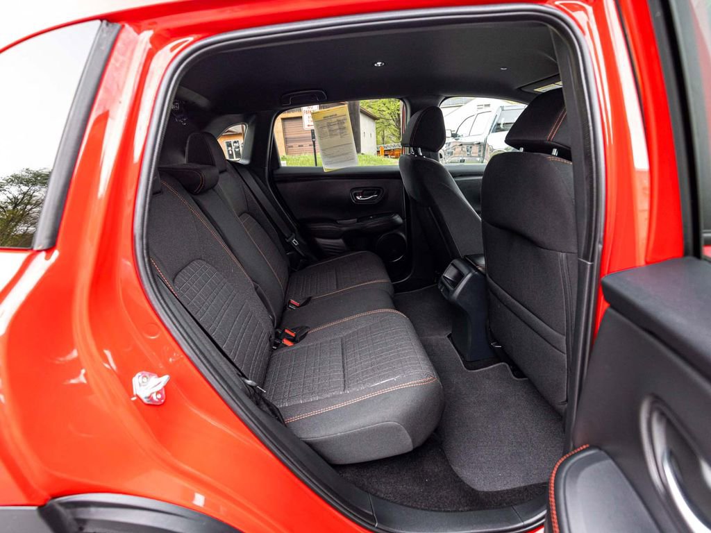 Used 2025 Honda HR-V Sport image 27