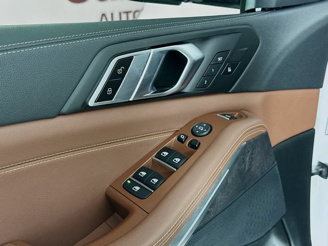 Used 2022 BMW X5 xDrive40i w/ Premium Package AWD/4WD image 18
