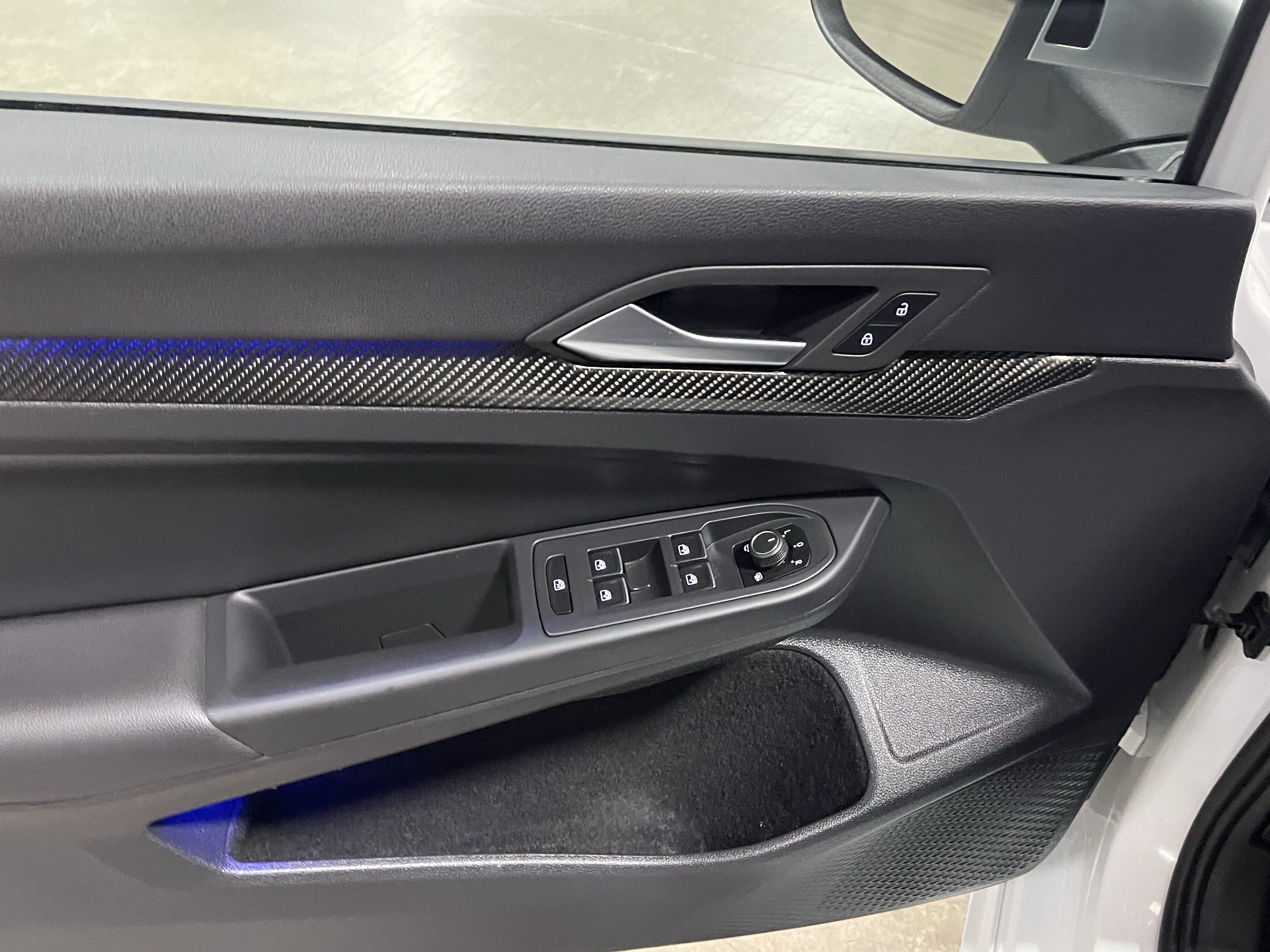 Used 2024 Volkswagen Golf R AWD/4WD image 18