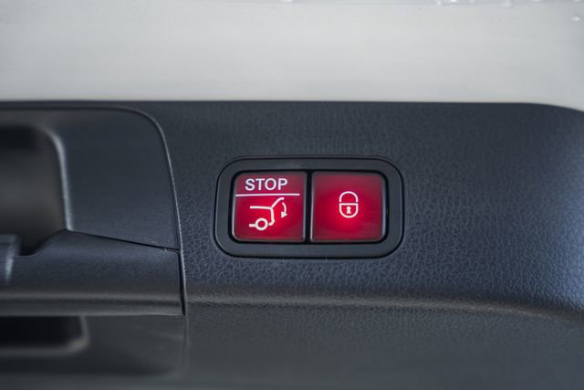 Used 2022 Mercedes-Benz GLB 250 4MATIC image 11