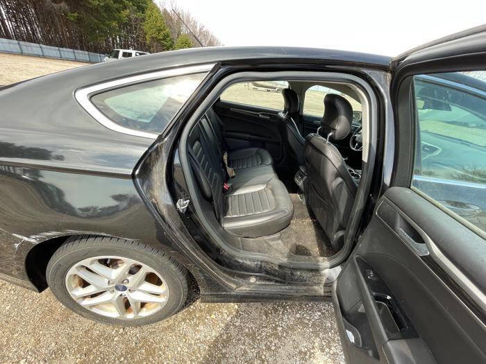 Used 2014 Ford Fusion SE w/ Equipment Group 202A image 27