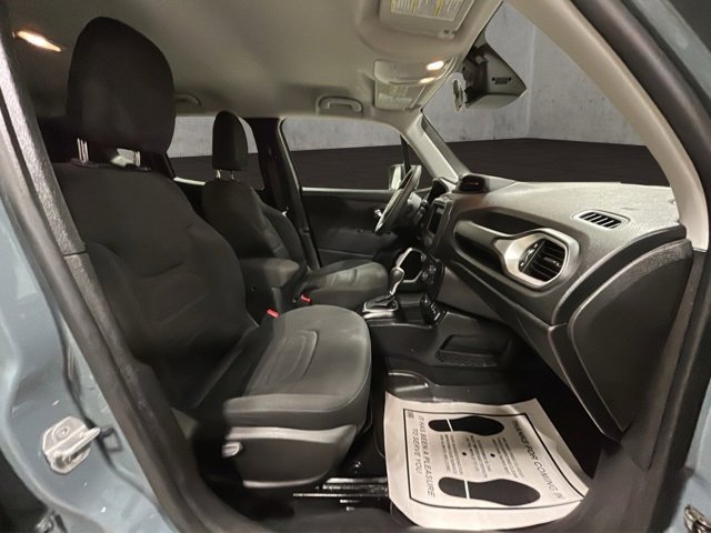 Used 2018 Jeep Renegade Latitude image 19