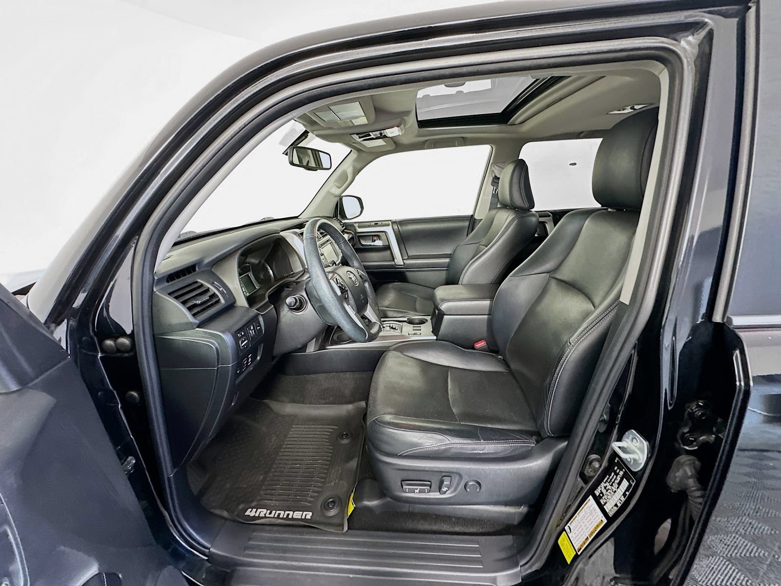 Used 2019 Toyota 4Runner Limited AWD/4WD image 20