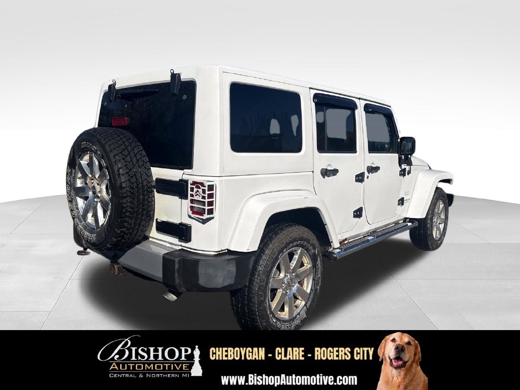 Used 2015 Jeep Wrangler Unlimited Sahara w/ Dual Top Group AWD/4WD image 10