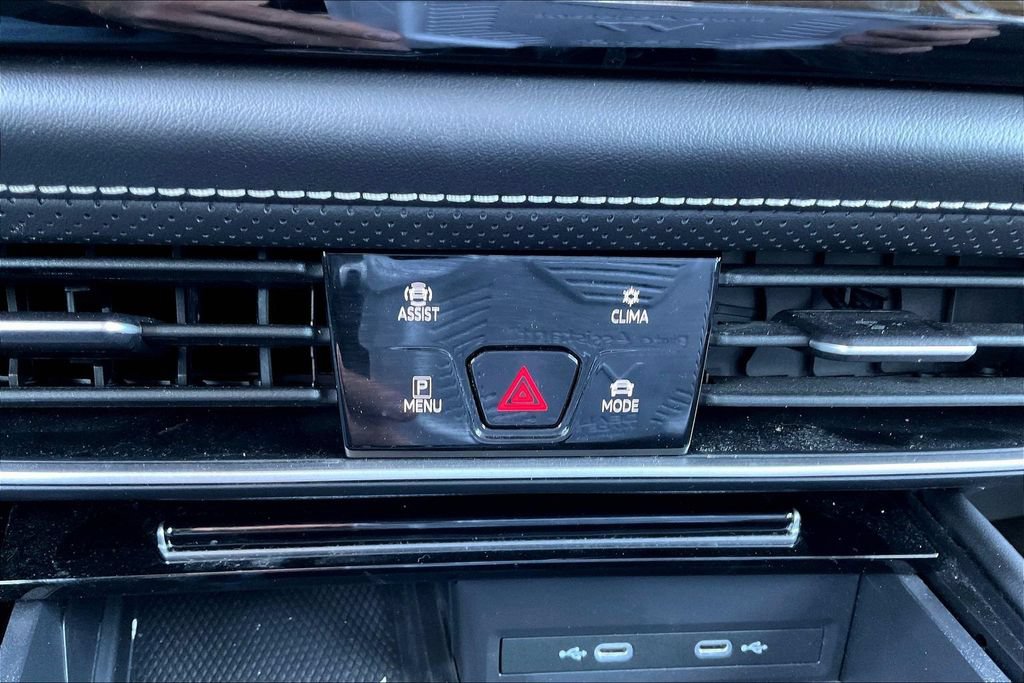Used 2024 Volkswagen Atlas SE AWD/4WD image 21