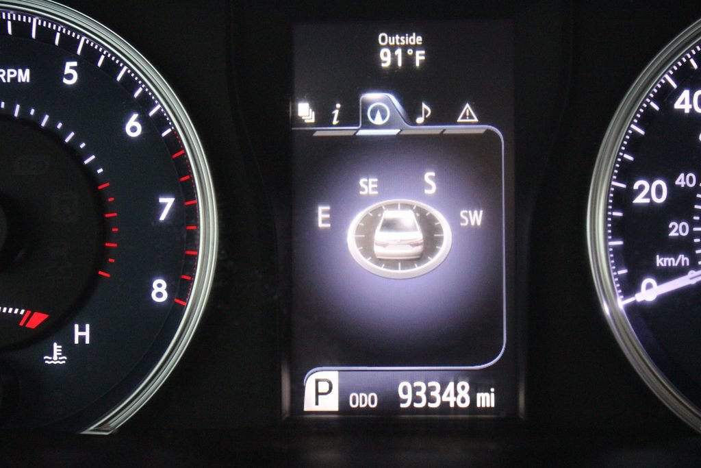 Used 2015 Toyota Camry XLE w/ Moonroof Package FWD image 3