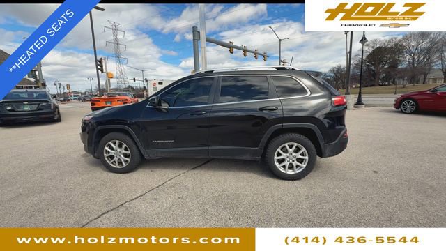 Used 2017 Jeep Cherokee Latitude w/ Cold Weather Group image 6