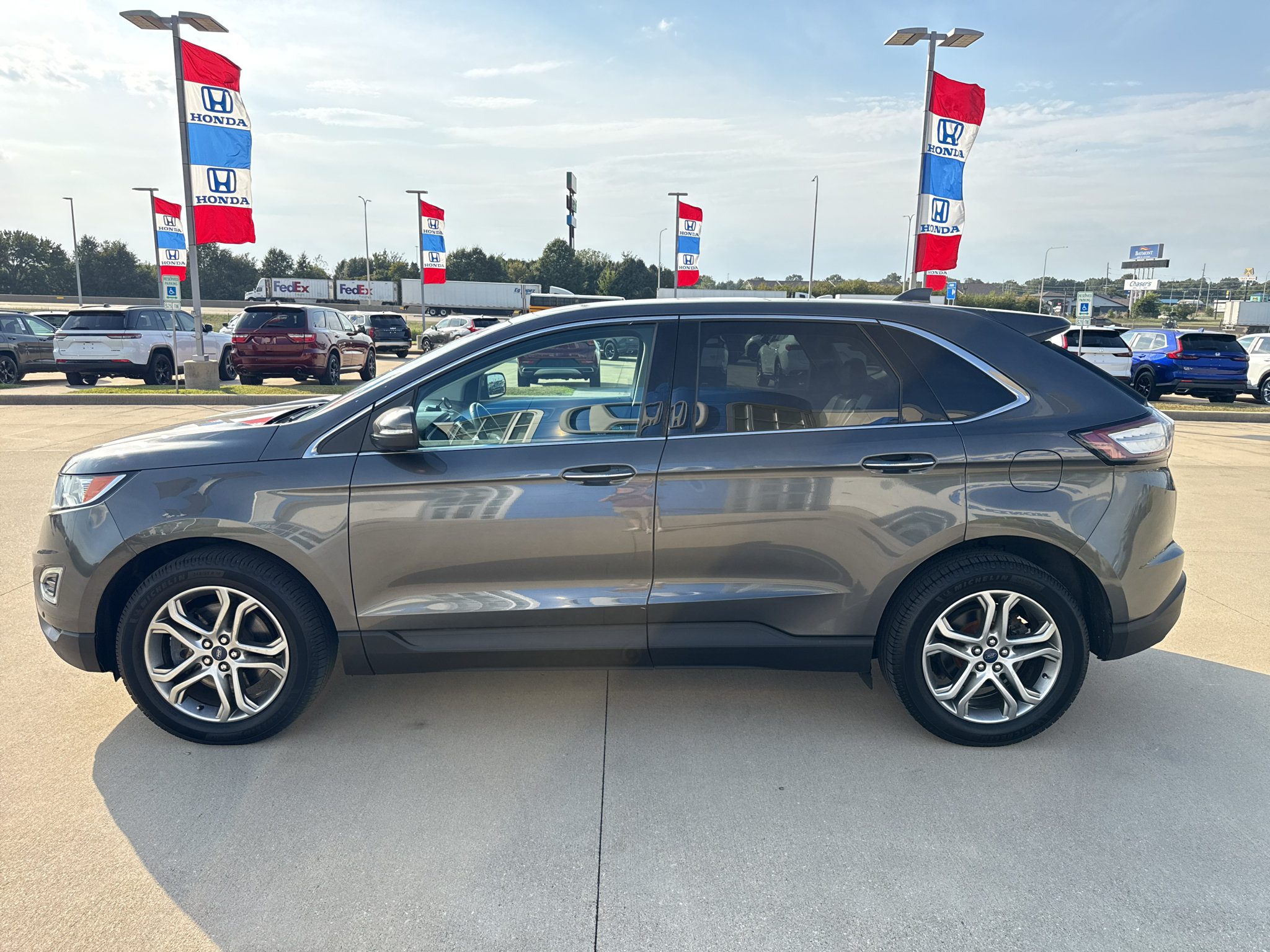 Used 2015 Ford Edge Titanium w/ Equipment Group 301A AWD/4WD image 15