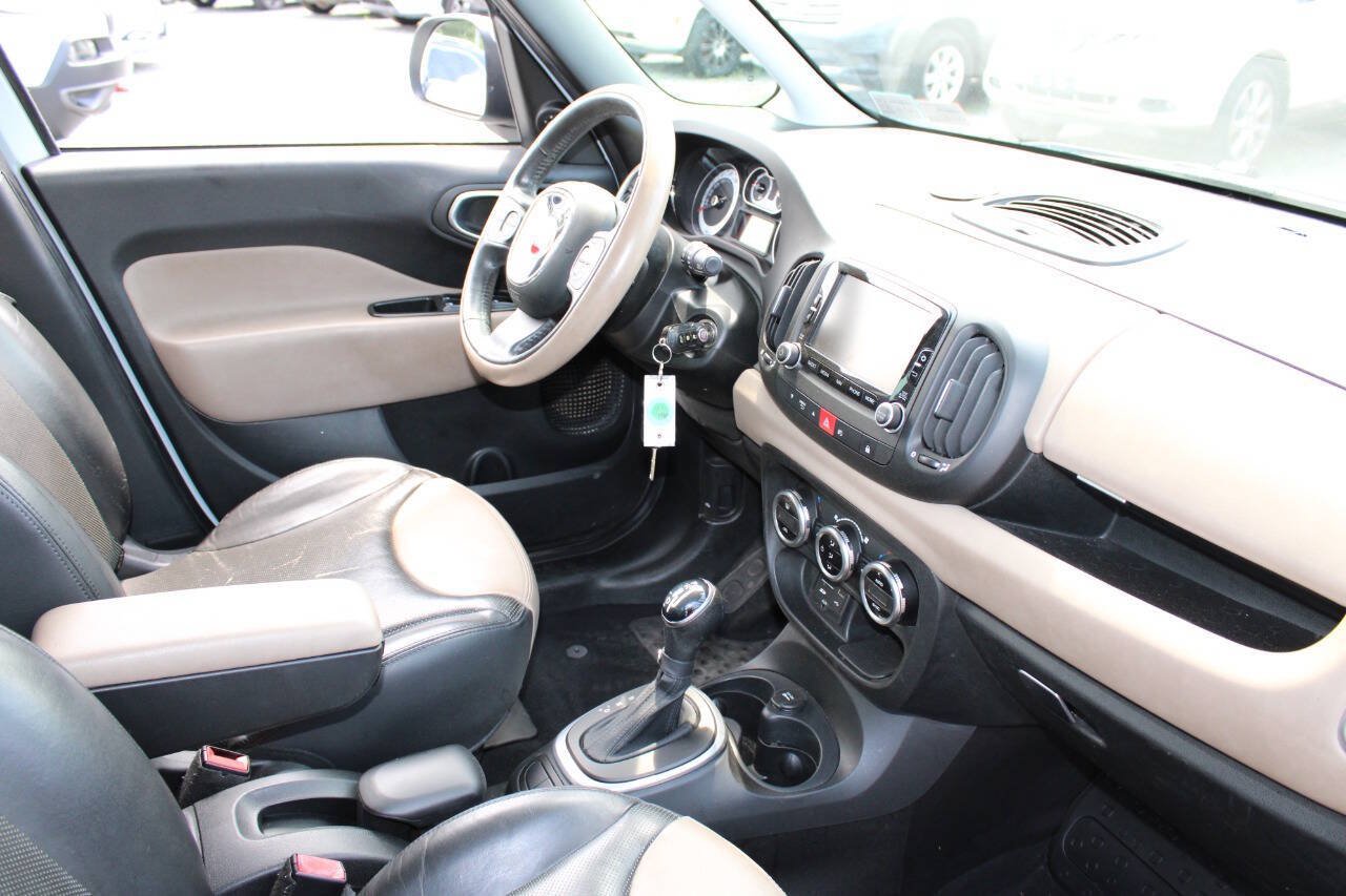 Used 2014 FIAT 500L Lounge FWD image 12