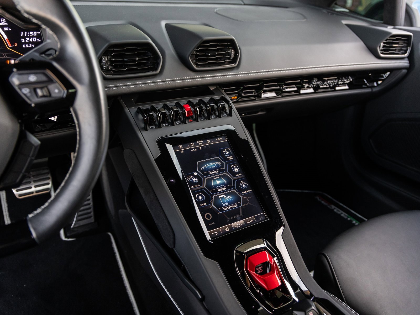 Used 2023 Lamborghini Huracan EVO image 35