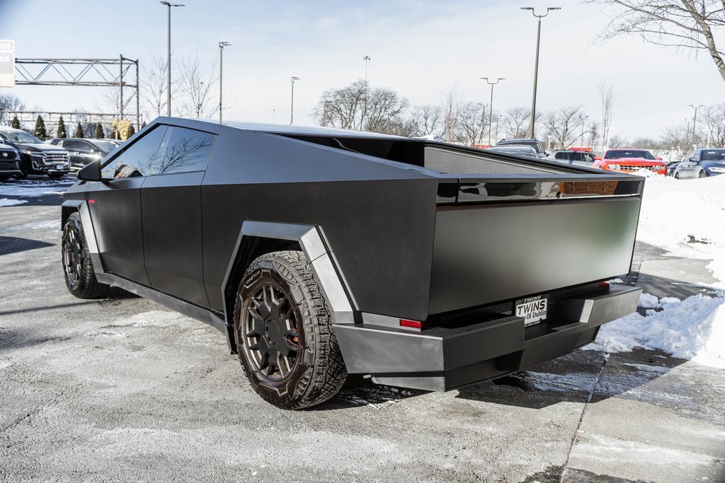 Used 2024 Tesla Cybertruck AWD Crew Cab image 40