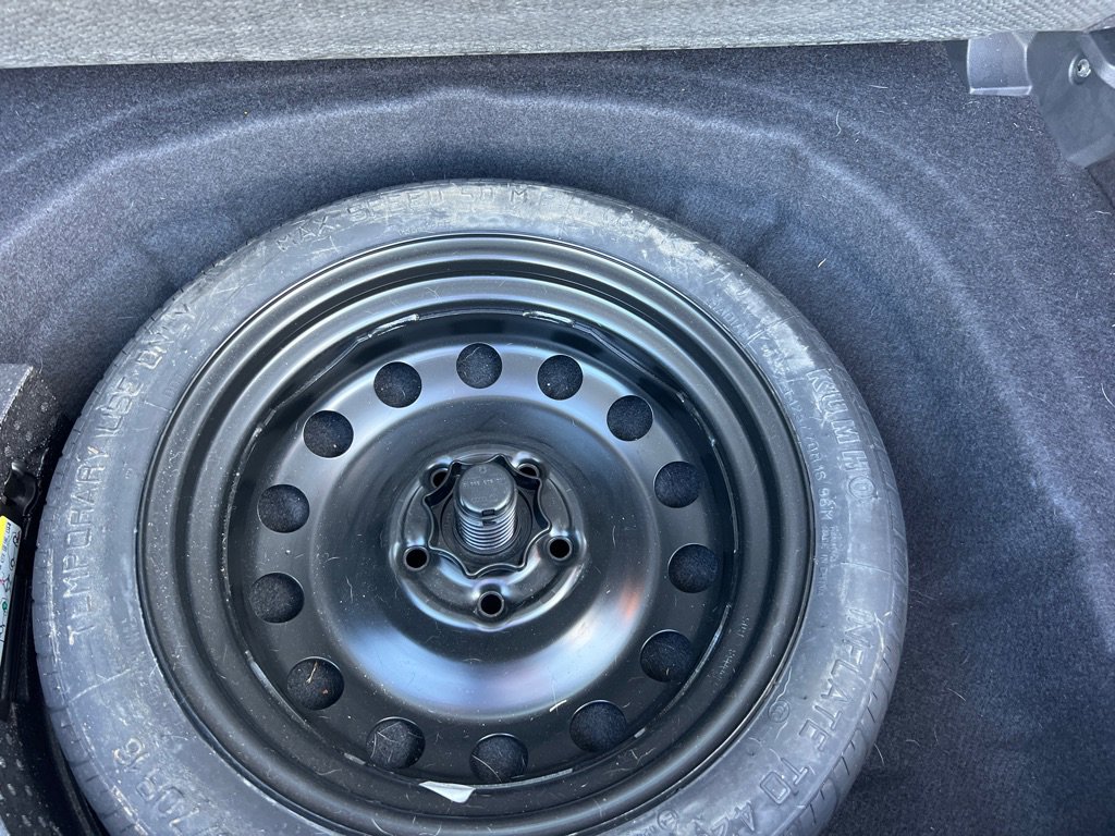 Used 2015 Volkswagen Golf S image 21