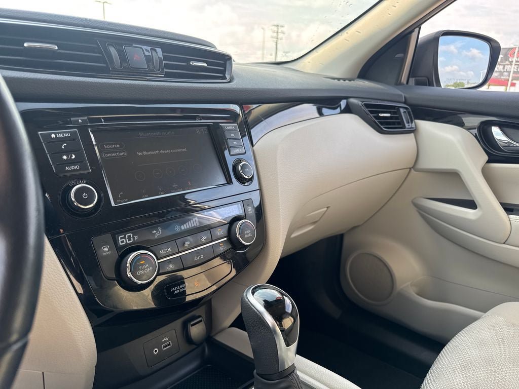 Used 2022 Nissan Rogue Sport SV FWD image 22