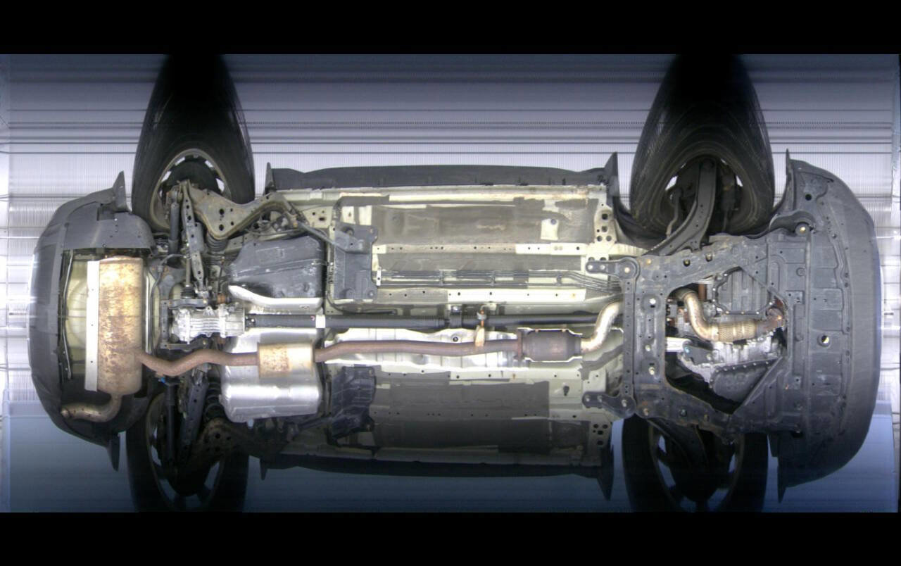 Used 2018 Nissan Rogue SV w/ Premium Package image 3