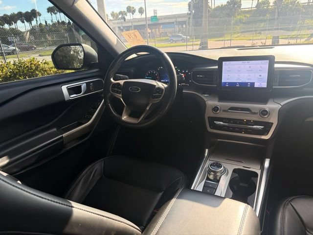 Used 2023 Ford Explorer XLT w/ Equipment Group 202A RWD image 10