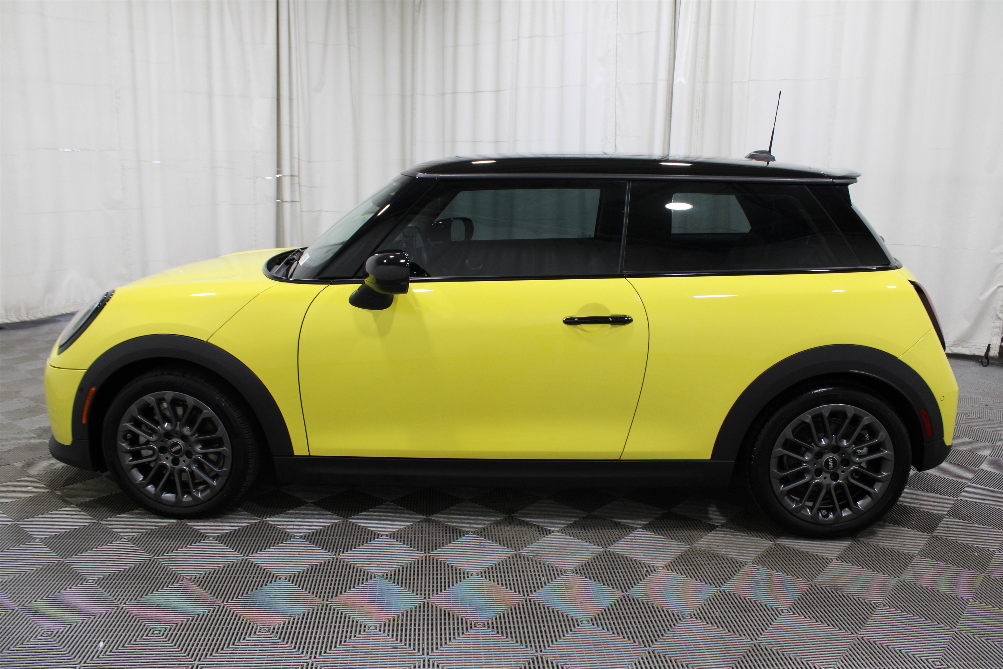 Used 2025 MINI Cooper S image 28