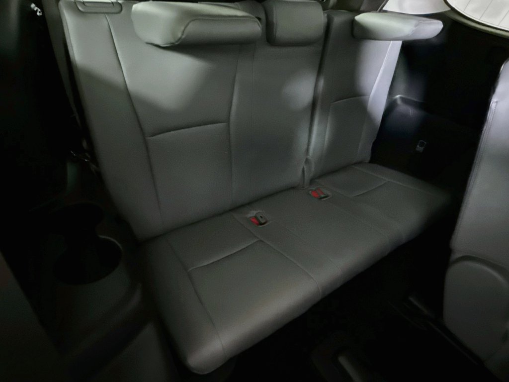 Used 2025 Toyota Highlander XLE AWD/4WD image 32