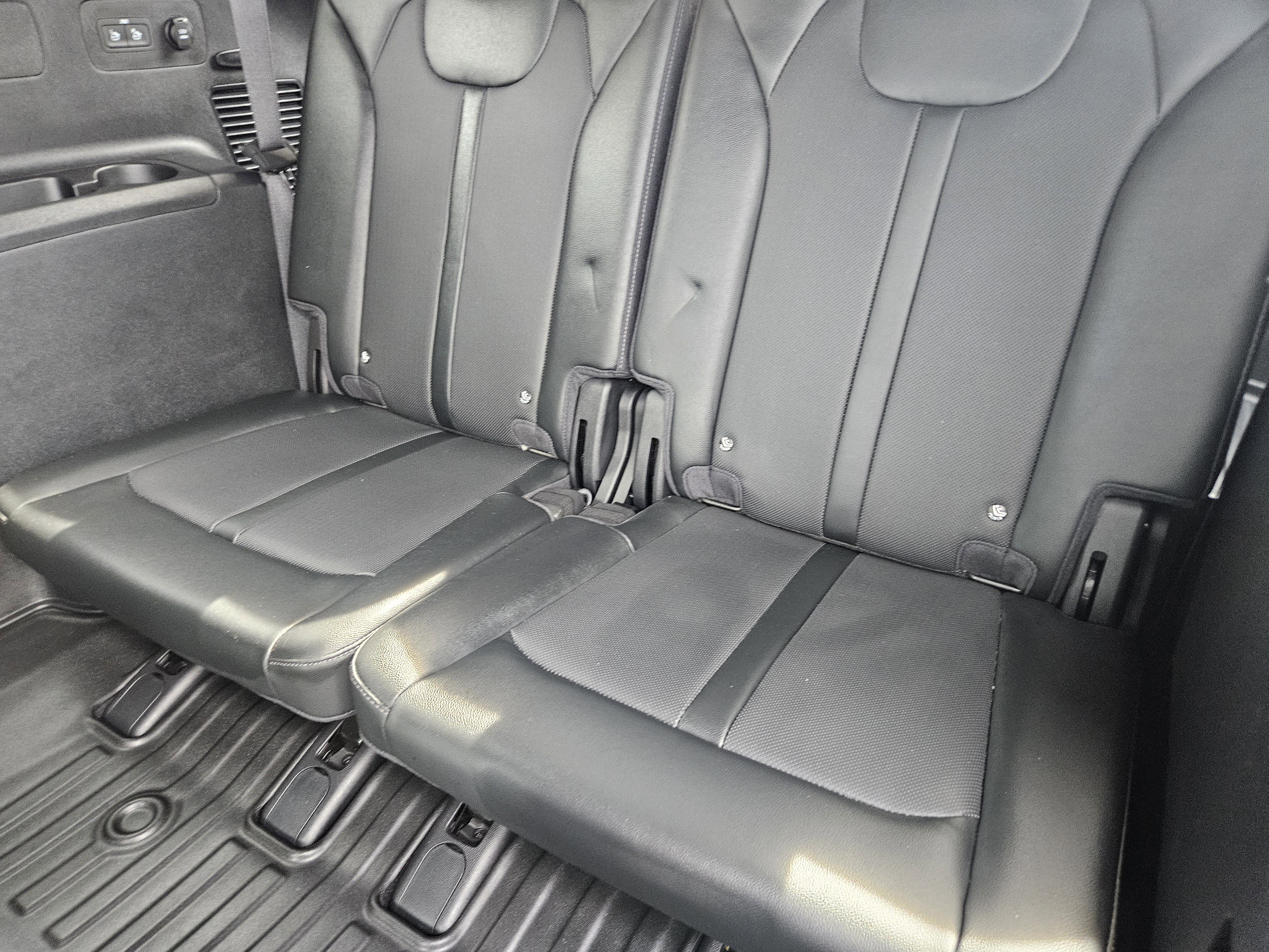 Used 2025 Kia Sorento SX Prestige image 31