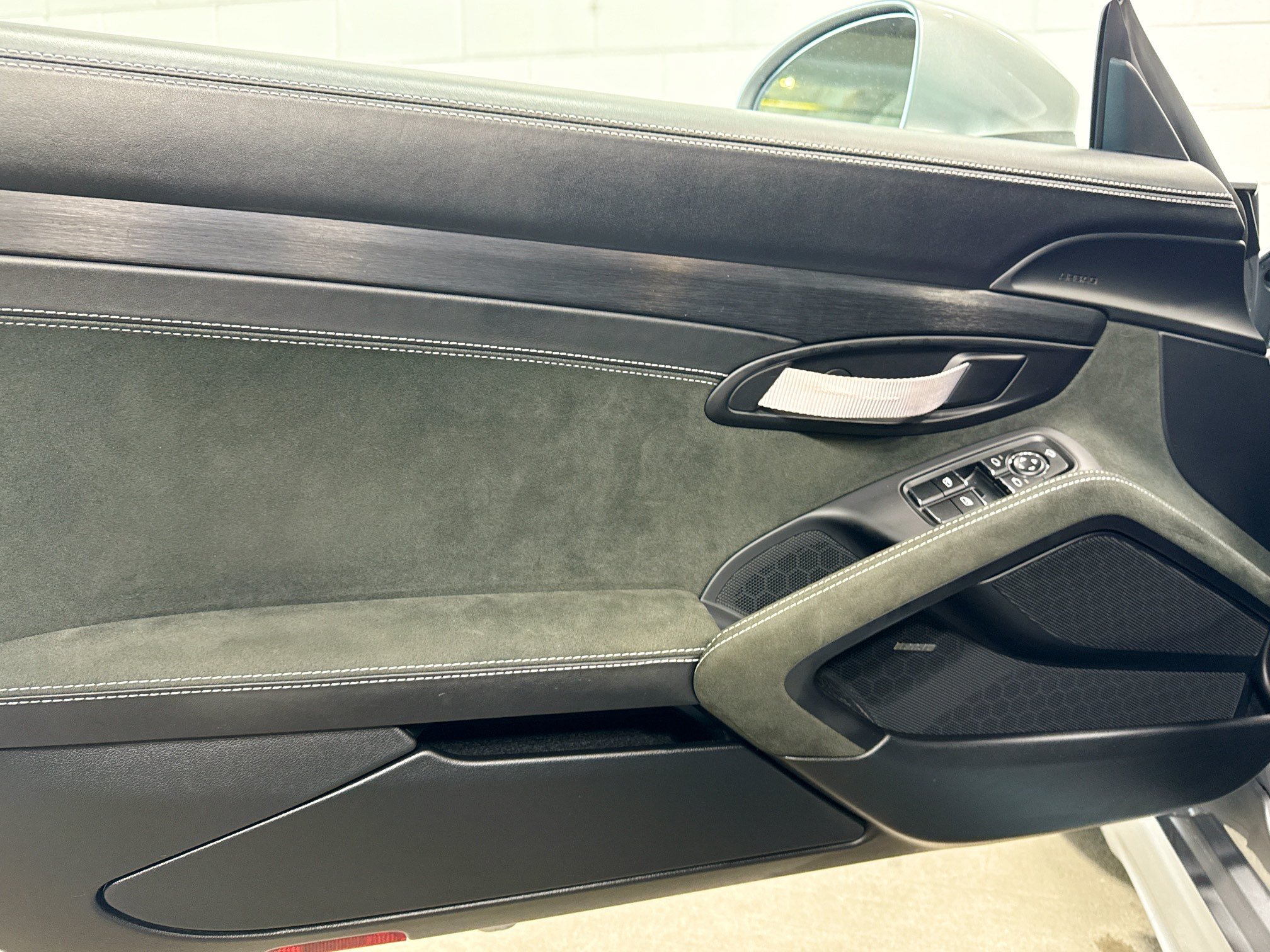 Certified 2022 Porsche 718 Boxster Spyder RWD image 19