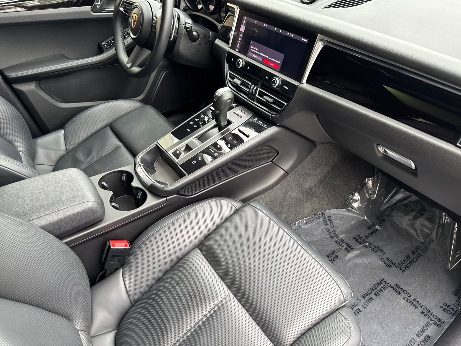 Certified 2023 Porsche Macan image 16