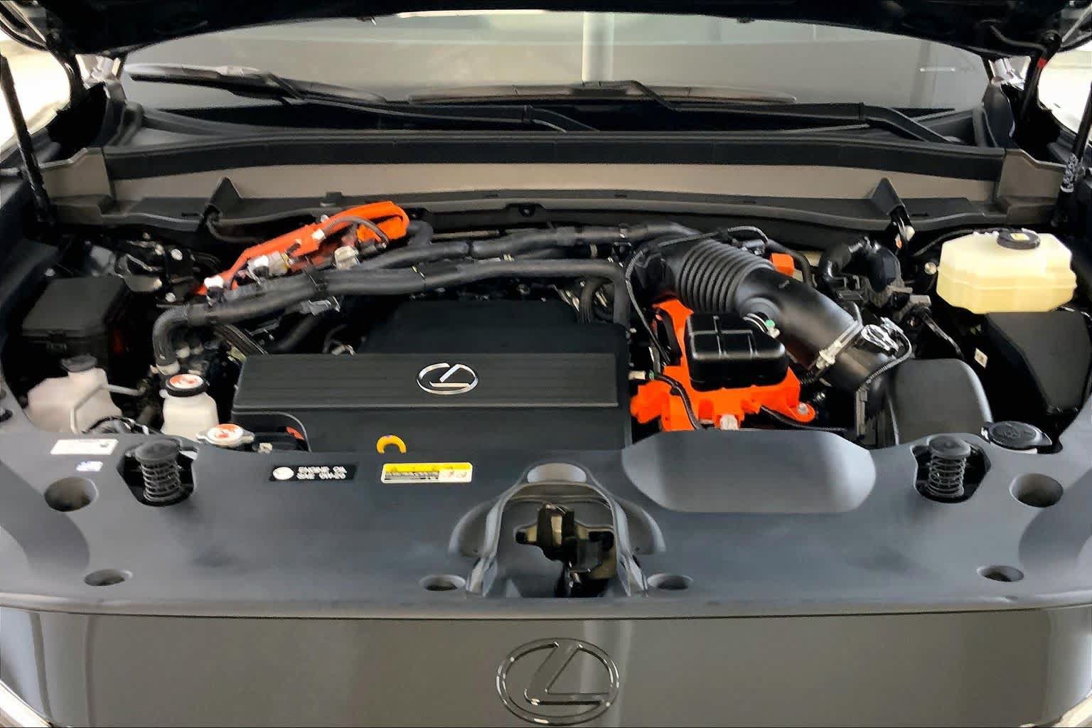 Used 2025 Lexus TX 550h AWD Plug-In Hybrid image 30