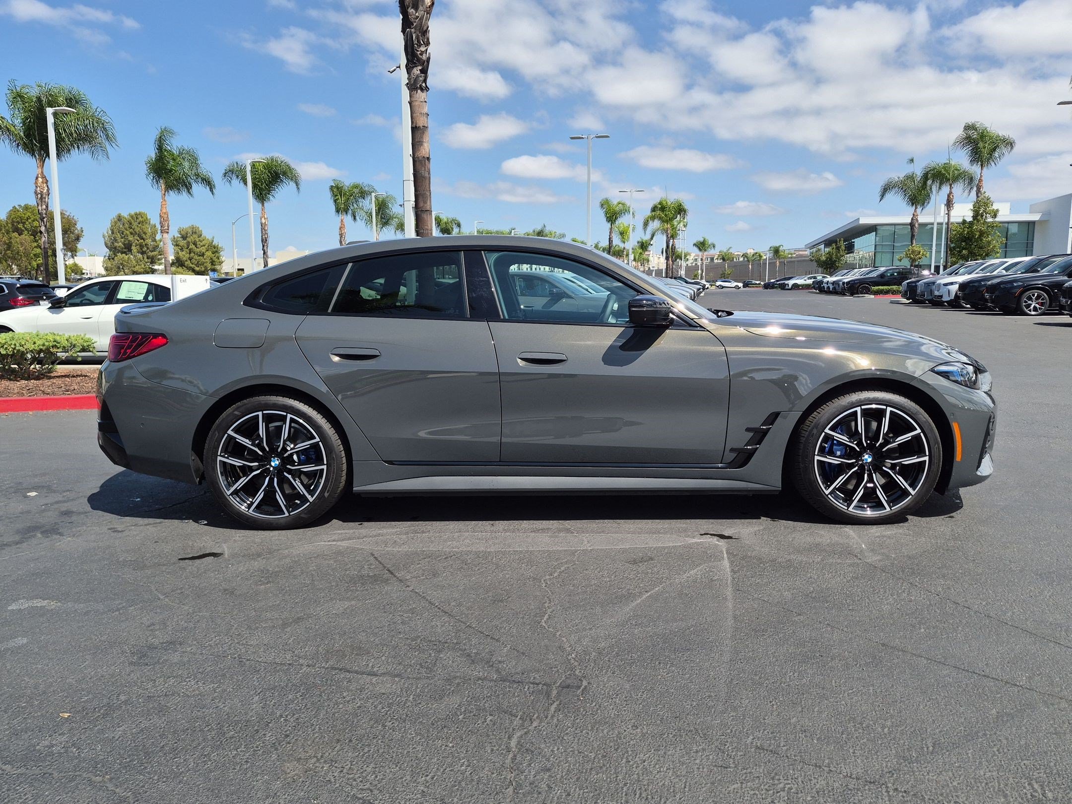 Used 2025 BMW i4 xDrive40i w/ M Sport Package AWD/4WD image 11