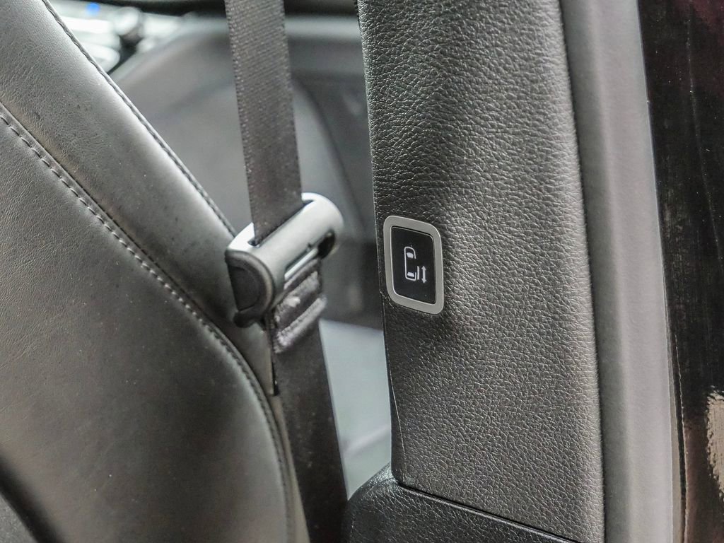 Used 2025 Chrysler Pacifica Select FWD image 20