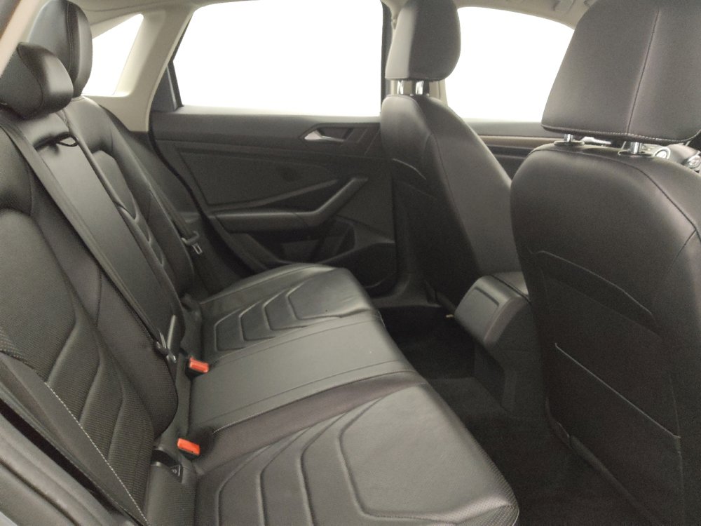 Used 2019 Volkswagen Jetta SEL Premium image 19