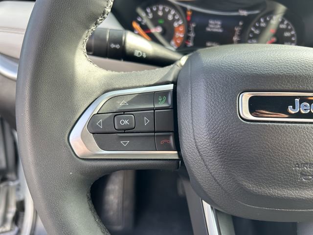 Used 2025 Jeep Compass Limited AWD/4WD image 30