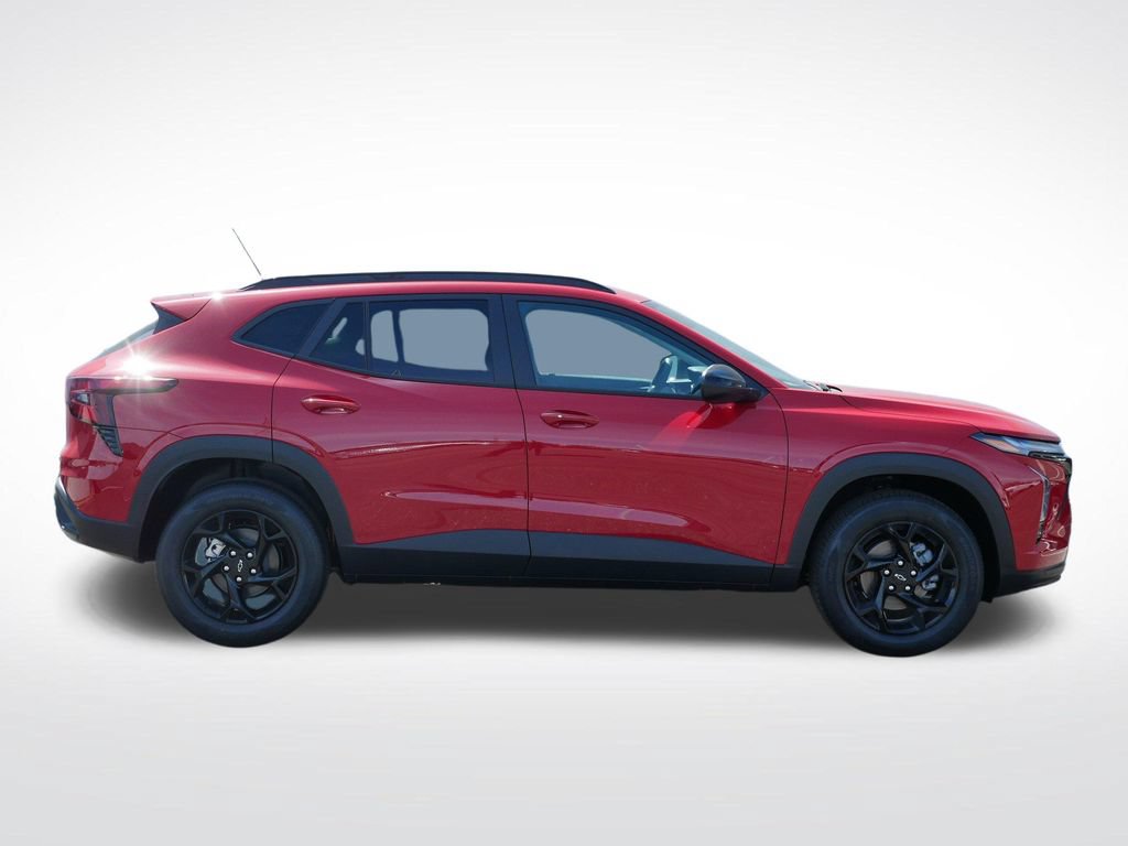 New 2026 Chevrolet Trax LT w/ Driver Confidence Package FWD image 2