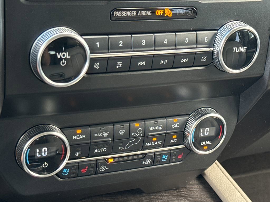 Used 2021 Ford Expedition Max Limited image 23