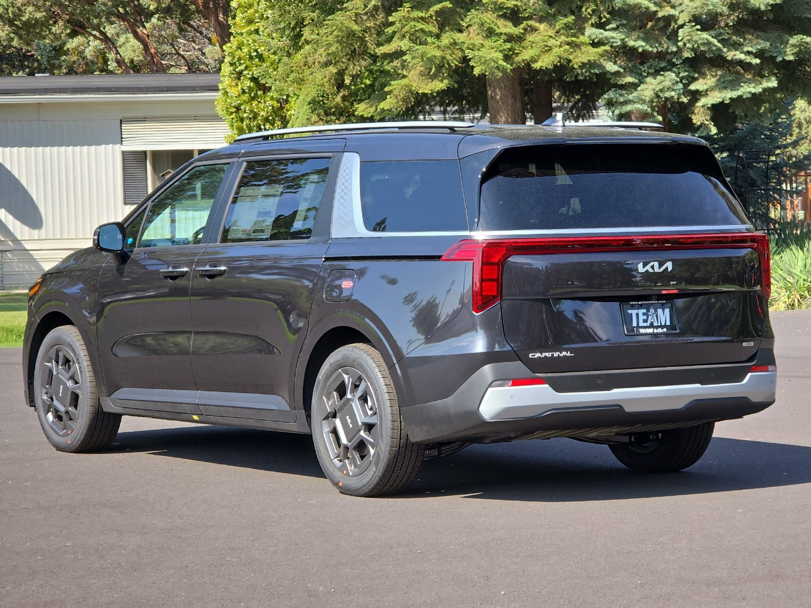 New 2026 Kia Carnival EX image 6